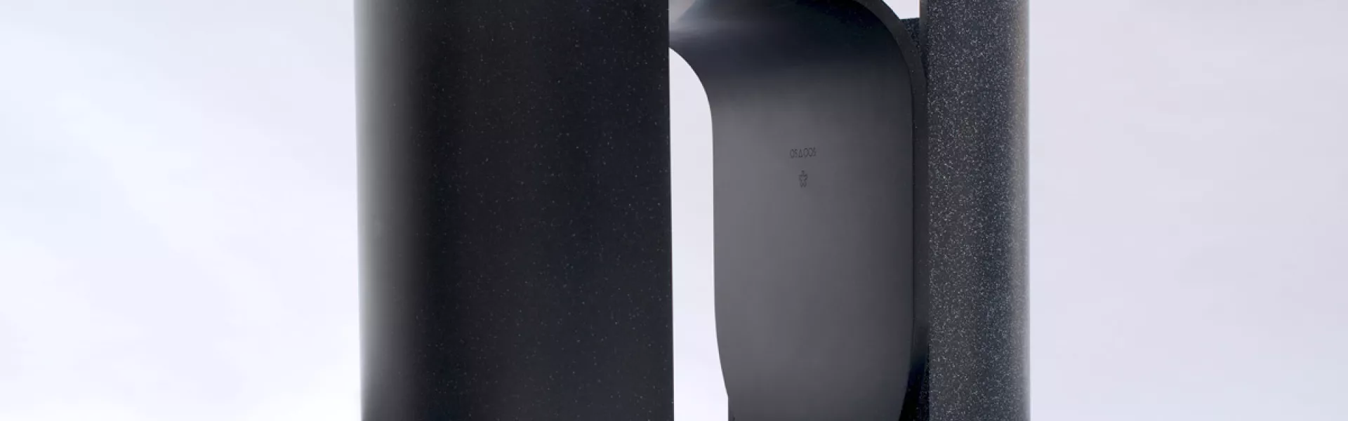 OS ∆ OOS präsentiert die Möbelkollektion Arc aus HIMACS