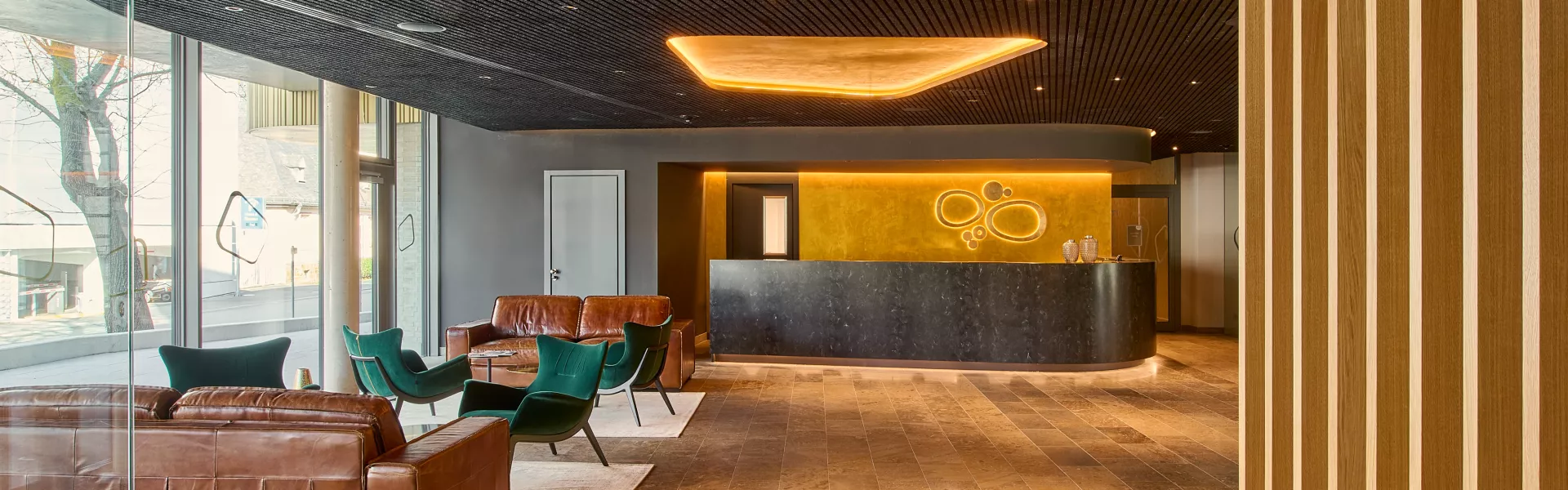 HIMACS im Farbton „Sanremo“ verleiht Thermenhotel in Bad Ems ein mondänes Flair