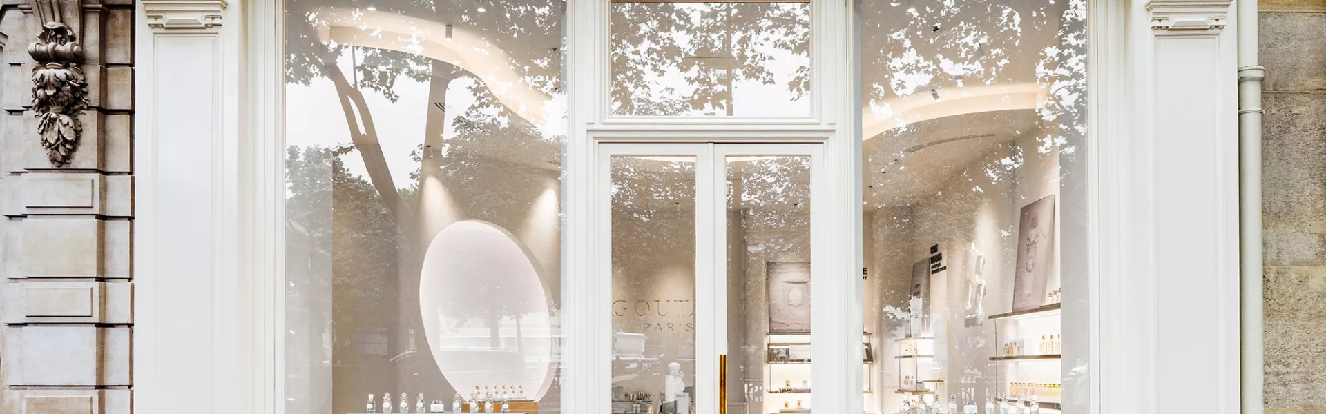 A showcase with HIMACS to celebrate the exclusive fragrances of Maison Goutal in Paris