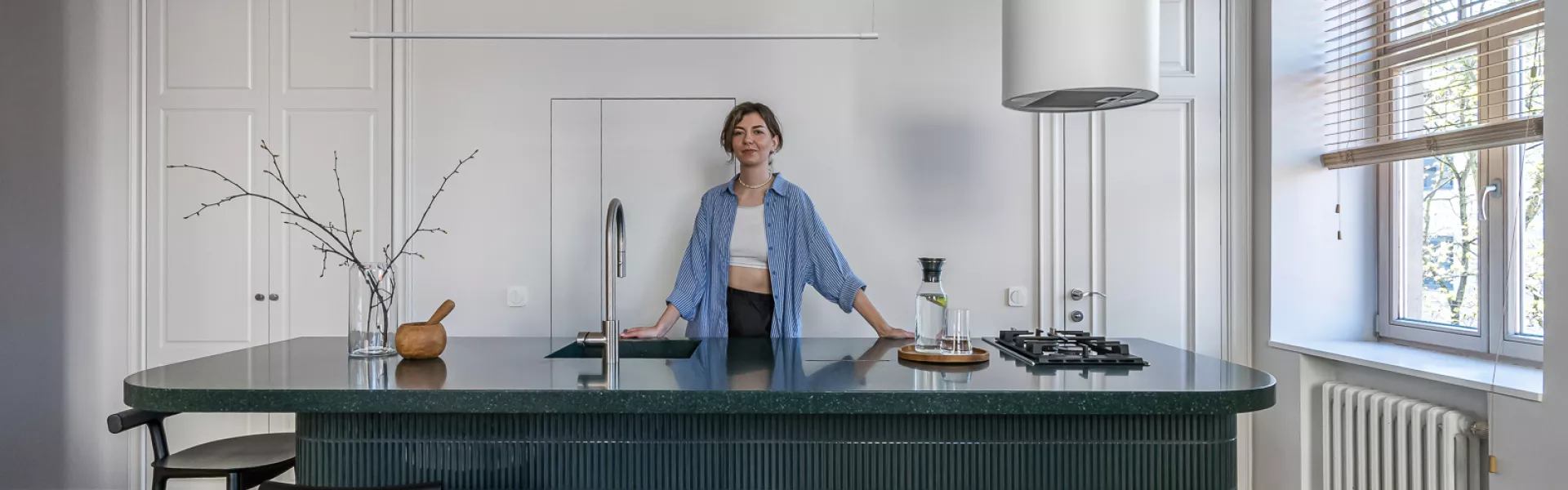 Verde vivo e natura scolpita La cucina respira nuova energia con HIMACS