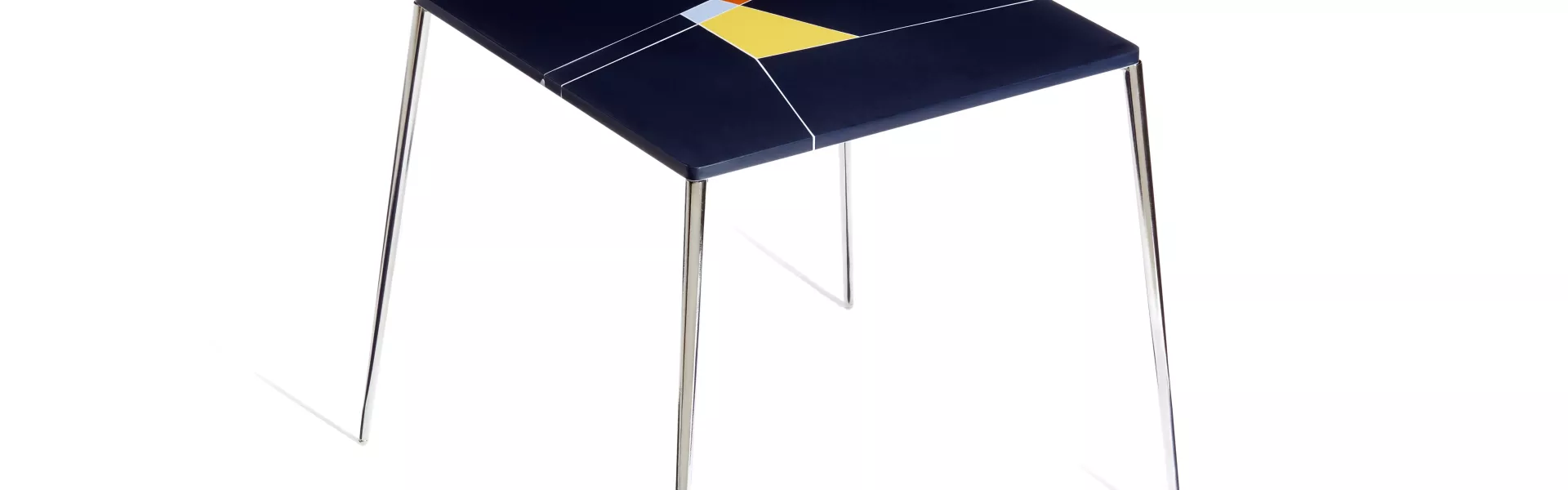 „Tzero Table“: Umweltfreundliche Tische  aus HIMACS  
