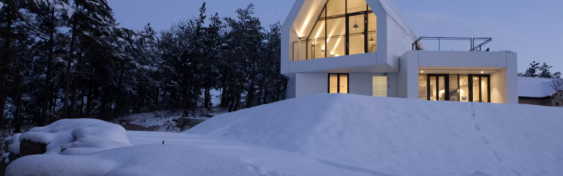 HIMACS: Sokcho Housing [in White]