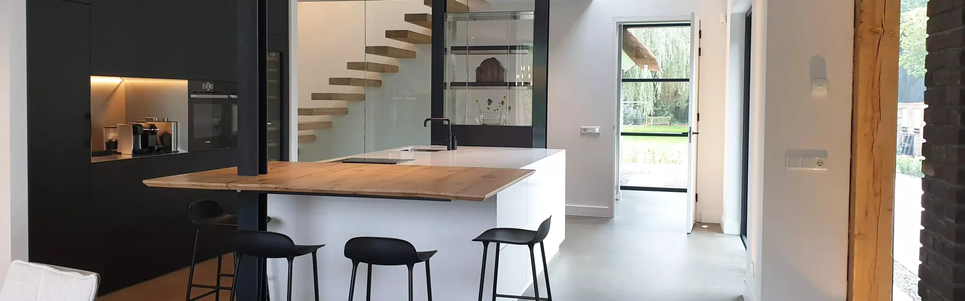 HIMACS verleiht einer ländlichen Villa in den Niederlanden zeitgemäße Coolness