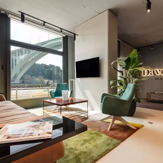 The ethereal aesthetics of HIMACS Pavia in a chic, industrial office design