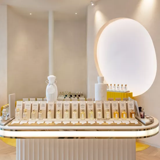 A showcase with HIMACS to celebrate the exclusive fragrances of Maison Goutal in Paris