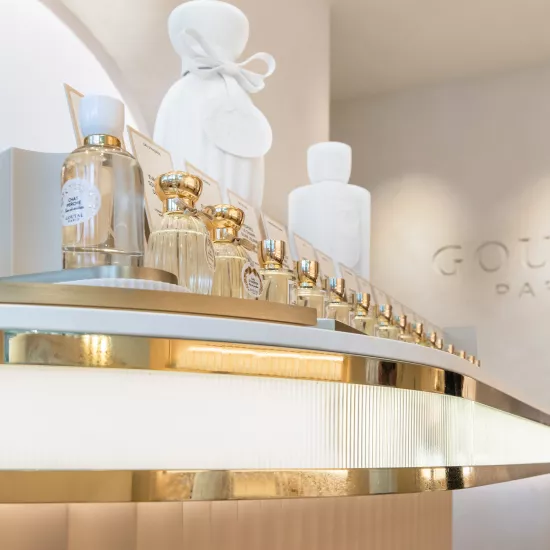 A showcase with HIMACS to celebrate the exclusive fragrances of Maison Goutal in Paris