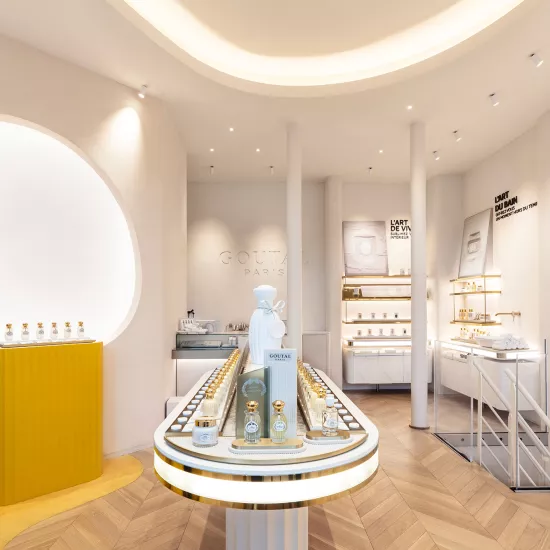 A showcase with HIMACS to celebrate the exclusive fragrances of Maison Goutal in Paris