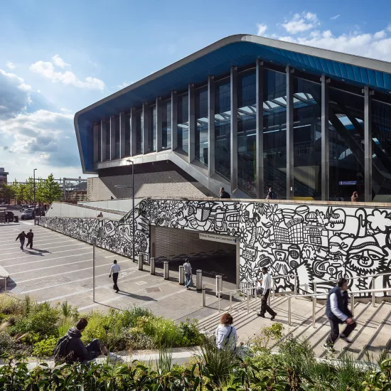 Urban Art with Heart:  HIMACS Powers Stuart Melrose and Kev Munday’s Colourful Tribute to Reading