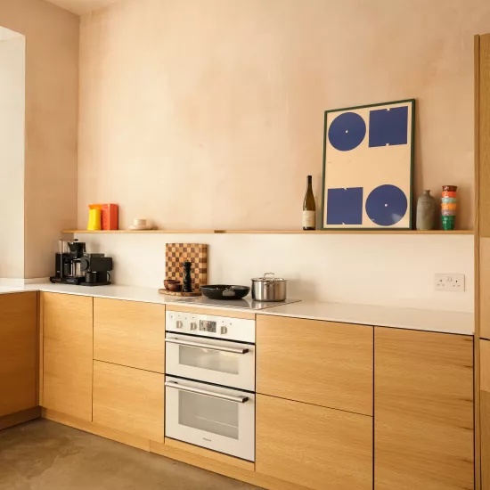 Warm minimalism in Glasgow: a Japandi style kitchen with HIMACS