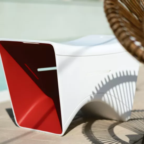 The Principessa Stool HIMACS