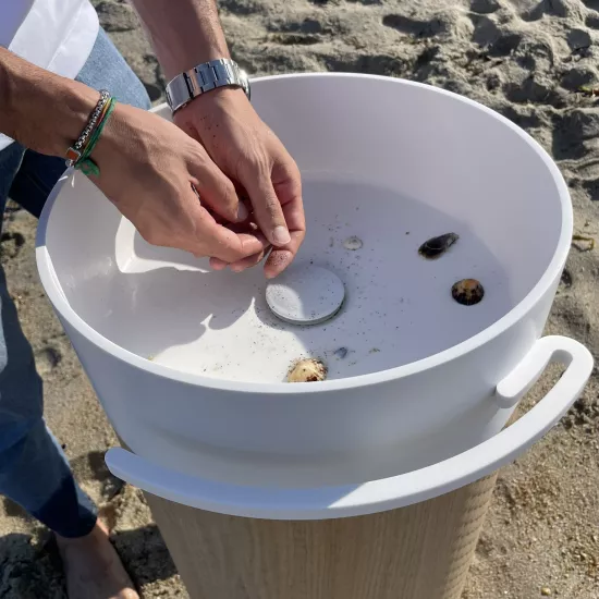 Circle: A bespoke freestanding washbasin shaped by  ANG and HIMACS