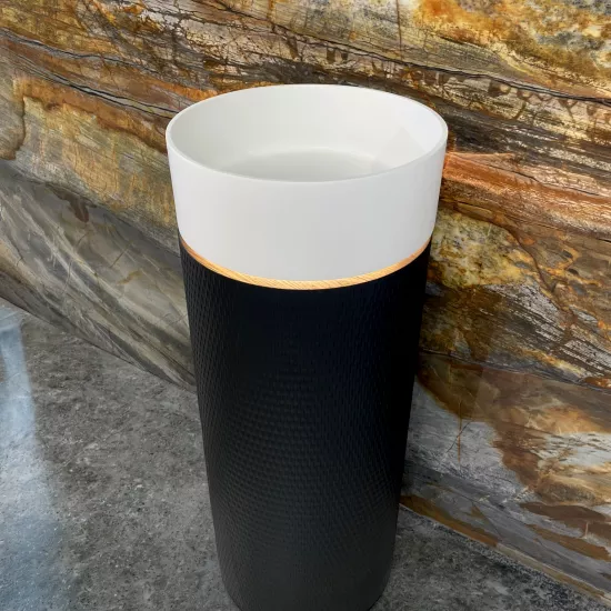 Circle: A bespoke freestanding washbasin shaped by  ANG and HIMACS