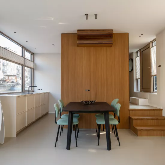 A Life Afloat HIMACS transforms a houseboat in Amsterdam