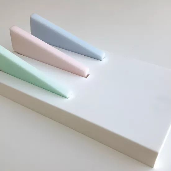 “Seamless in Pastel” by young designer Natascha Van Reeth