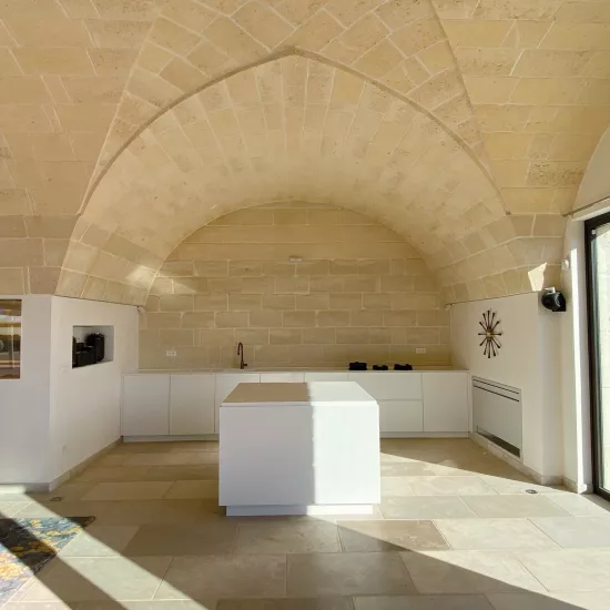 The dream design for a charming HIMACS open-plan kitchen in southern Italy