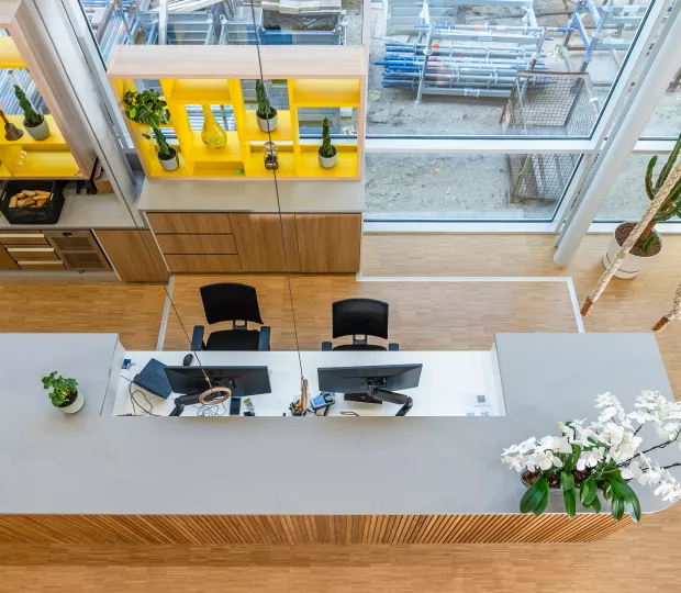 A secondary school turned into a technology campus with HIMACS at the meeting point