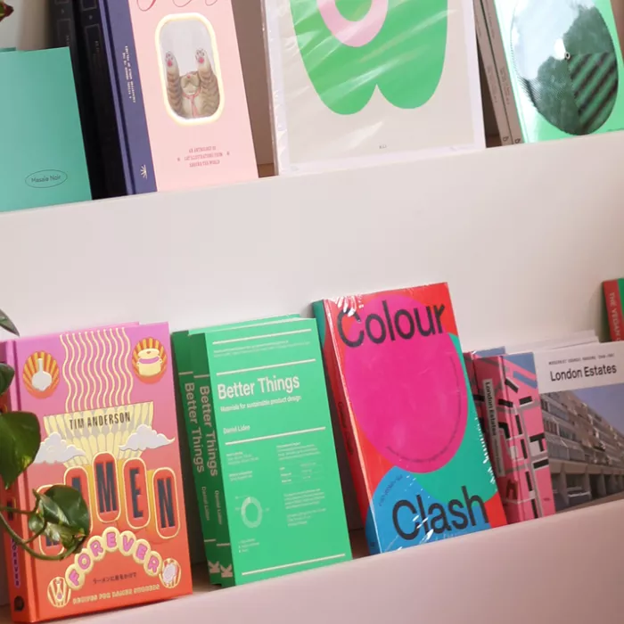 HIMACS apporte une touche de couleur à la librairie Colours May Vary de Leeds