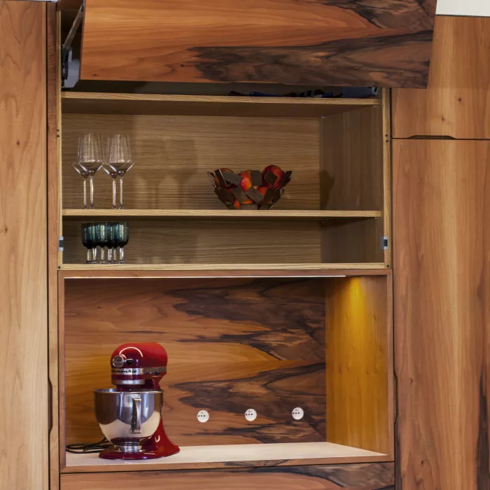 Cuisine Le Baou : Un ilôt moderne en HIMACS