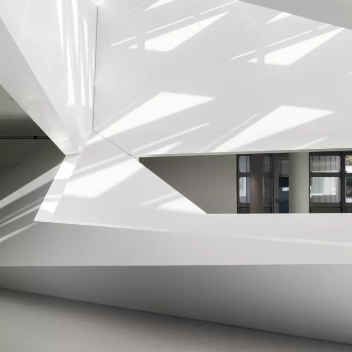 La géométrie prend une nouvelle dimension : une structure polygonale en HIMACS dans la tour HVB de Munich