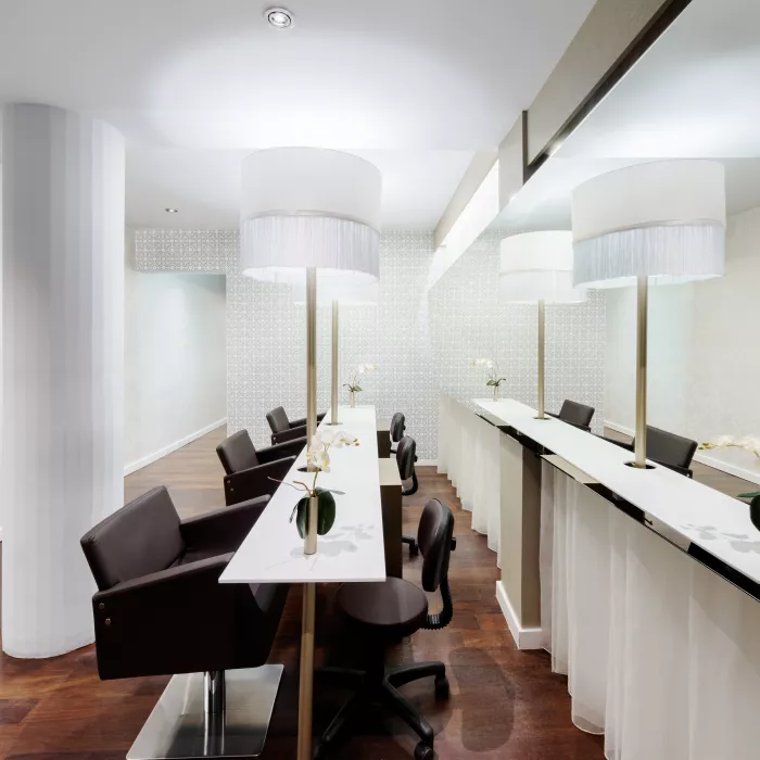 HIMACS decks out the beauty salon Vanitas Espai in Barcelona