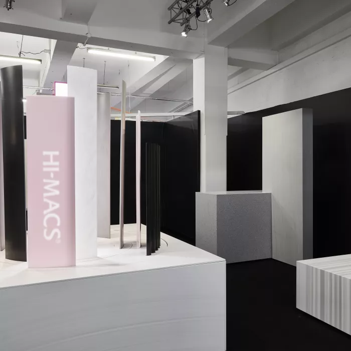 Un carrousel interactif de FDDS en HIMACS au London Design Fair