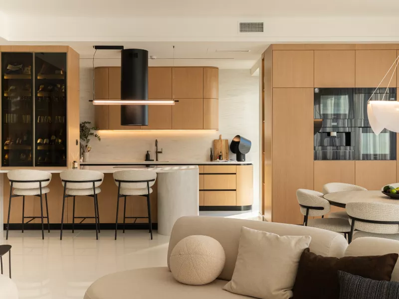 HIMACS apporte sérénité et élégance à ce penthouse familial baigné de lumière à Belgrade