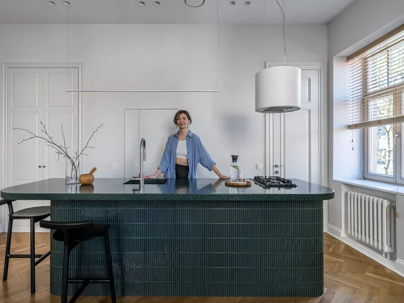 Verde vivo e natura scolpita La cucina respira nuova energia con HIMACS