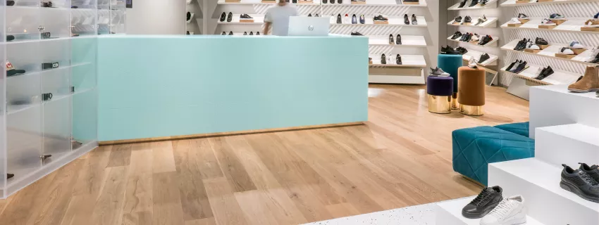 HIMACS: Oblique Men Flagship Store