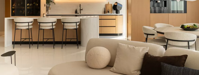 HIMACS apporte sérénité et élégance à ce penthouse familial baigné de lumière à Belgrade