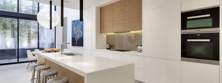 HIMACS per la lussuosa Narrow House