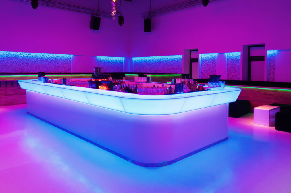 Silver mountain resort’s translucent bar countertop by HIMACS solid surface opal color