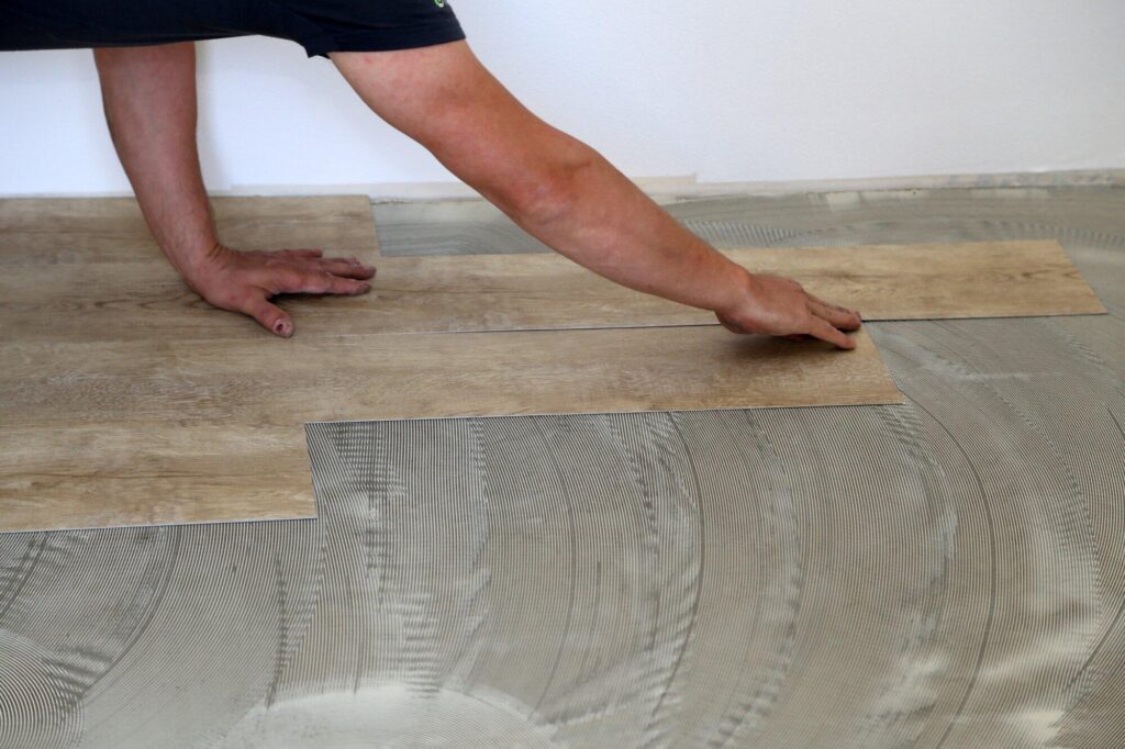 How much does vinyl flooring and flooring installation cost?