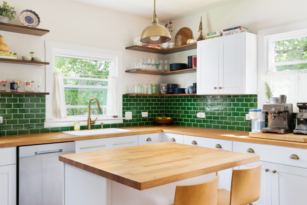 How to Install a Tile Backsplash in the Kitchen?